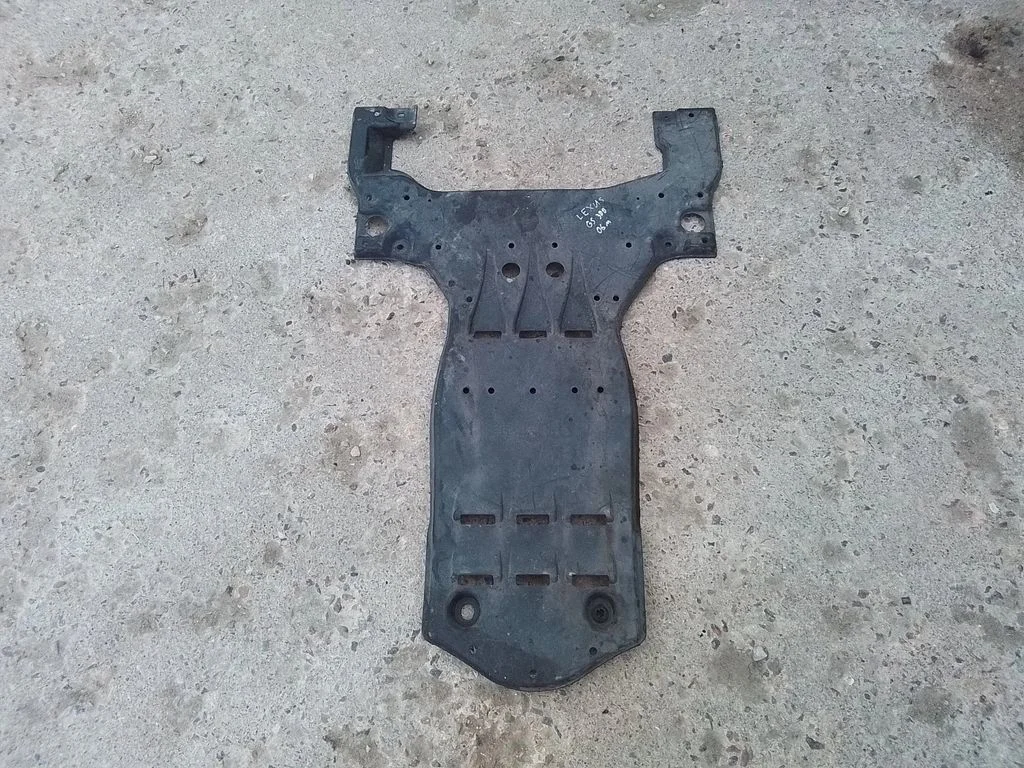 Käigukasti kaitse – Lexus GS 300 350 430 450H (2005-2012)