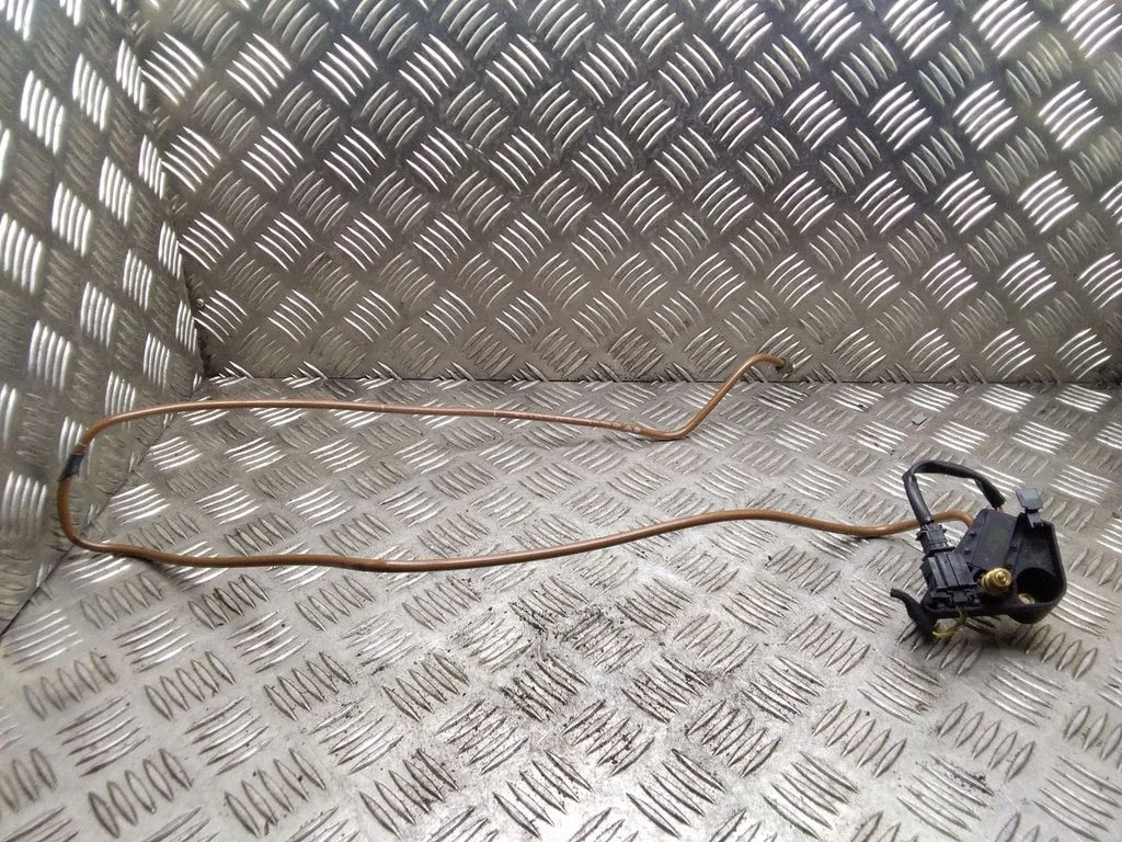 Pneumatic air compressor intake pipe/hose – Volkswagen Touareg I (2002-2010)