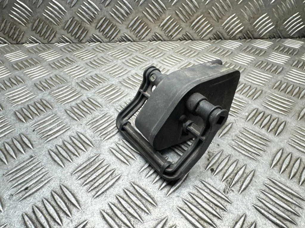 Radiaatori õhuklapi ajam – BMW 5-seeria E60 E61 (2004-2010)