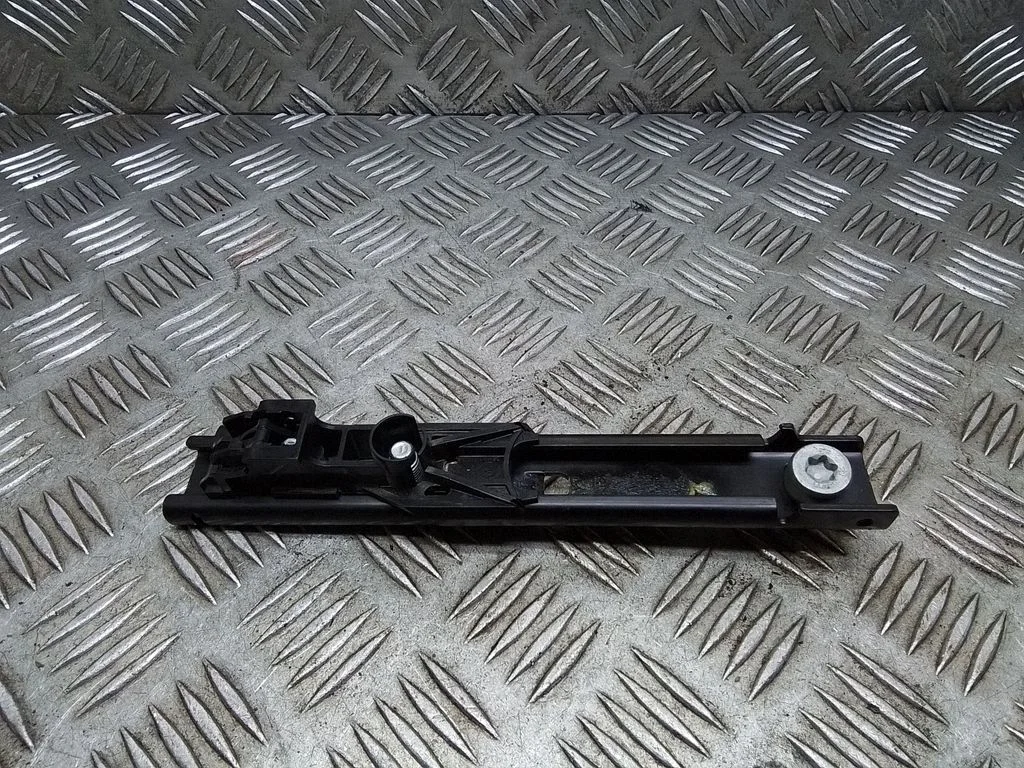 Seat belt height adjuster – Citroen Jumpy (2016-)
