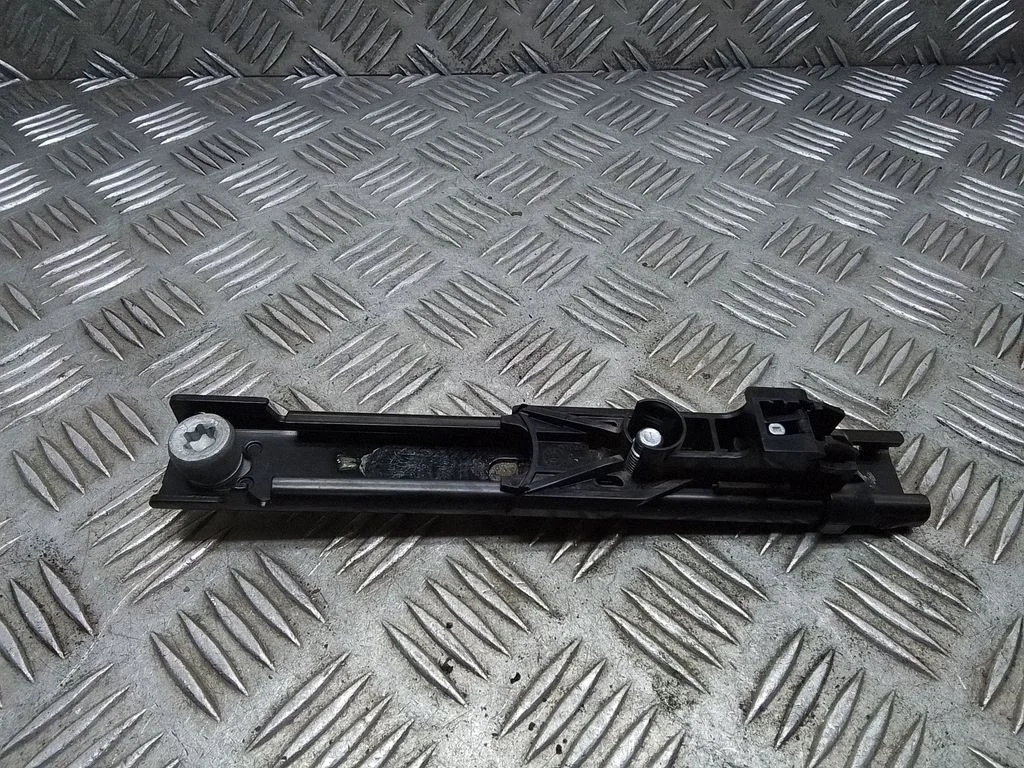 Seat belt height adjuster – Citroen Jumpy (2016-)