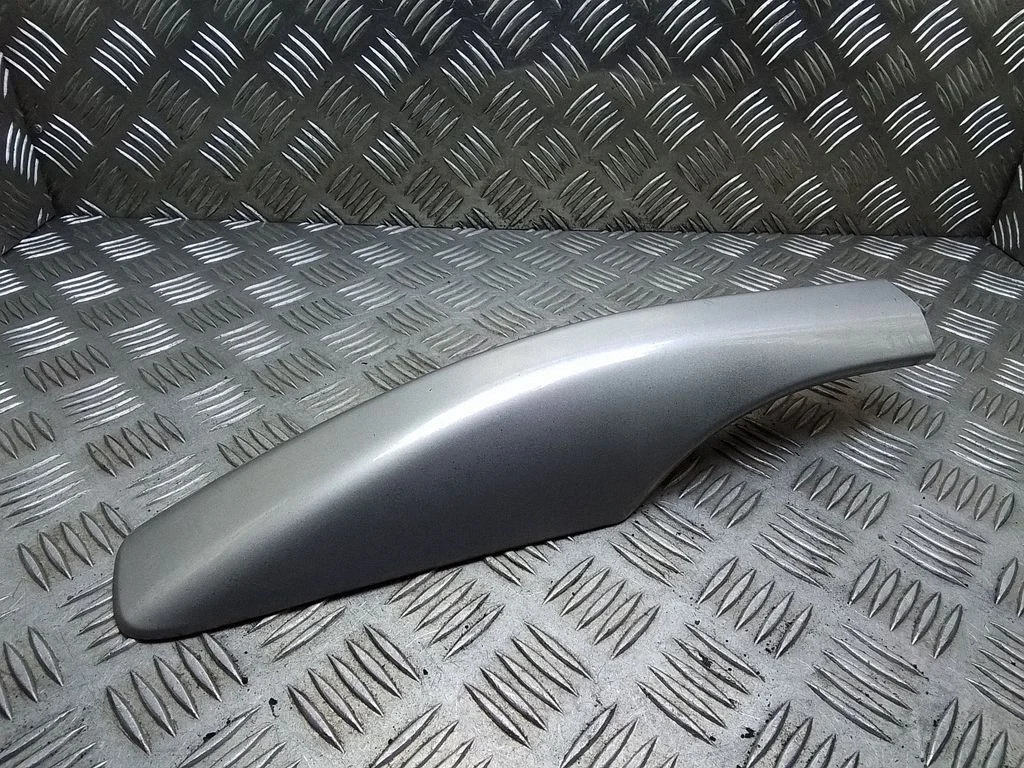 Roof bar rail cover – Toyota Avensis T250 (2006-2009)