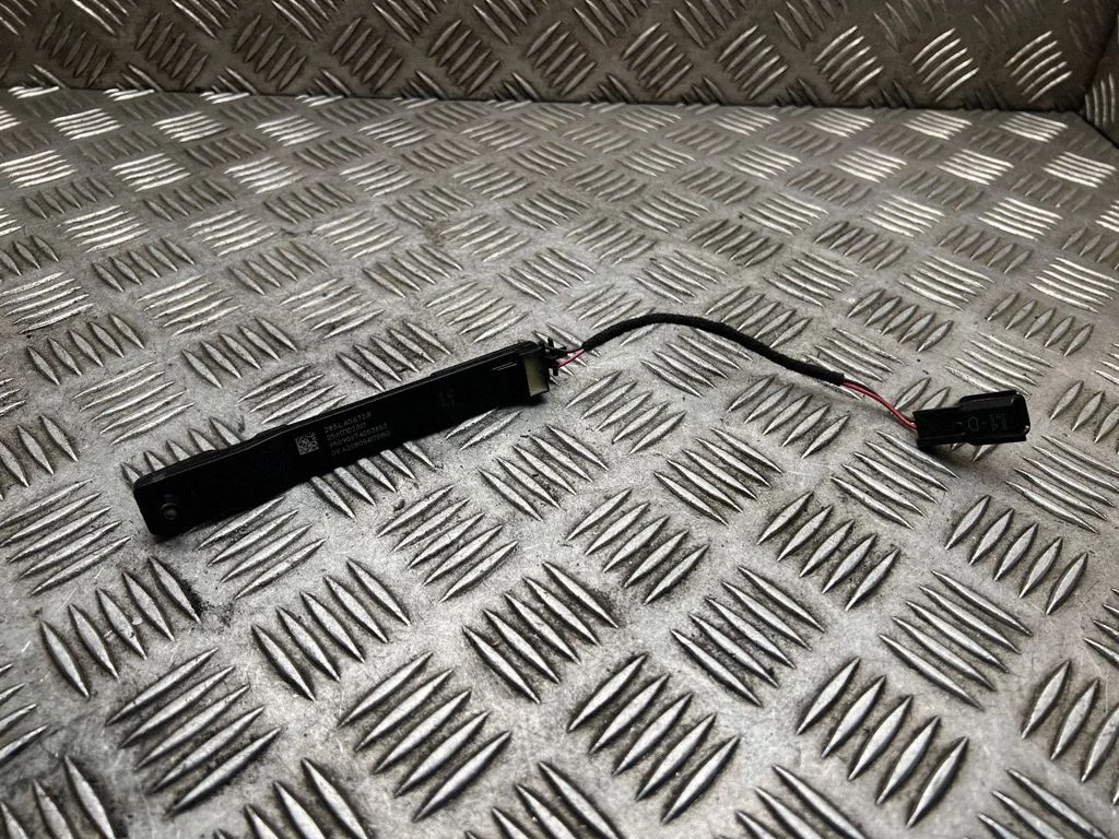 Bezatslēgas sistēmas antena 285L40673R