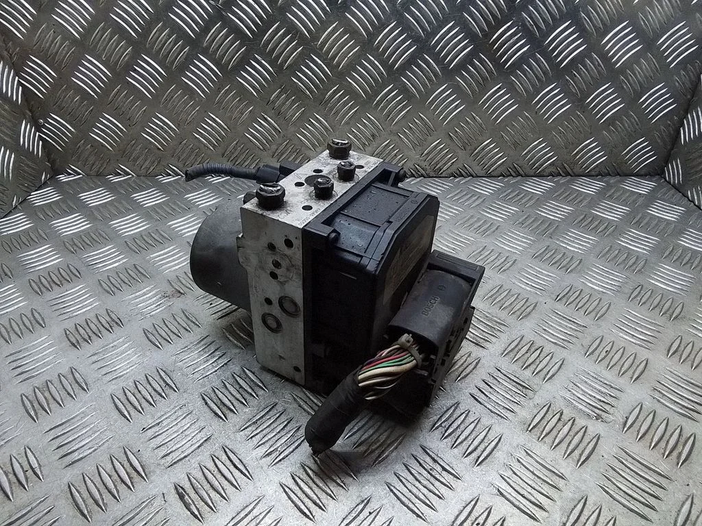 ABS-plokk – Toyota Avensis T250 (2006-2009)