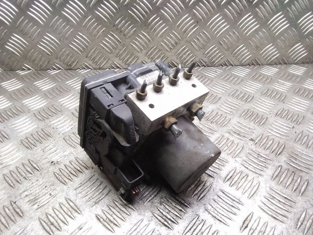 ABS-plokk – Toyota Corolla Verso AR10 (2004-2009)