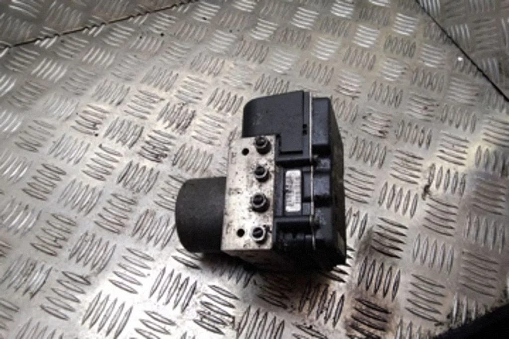 ABS block – Citroen C4 I (2004-2010)