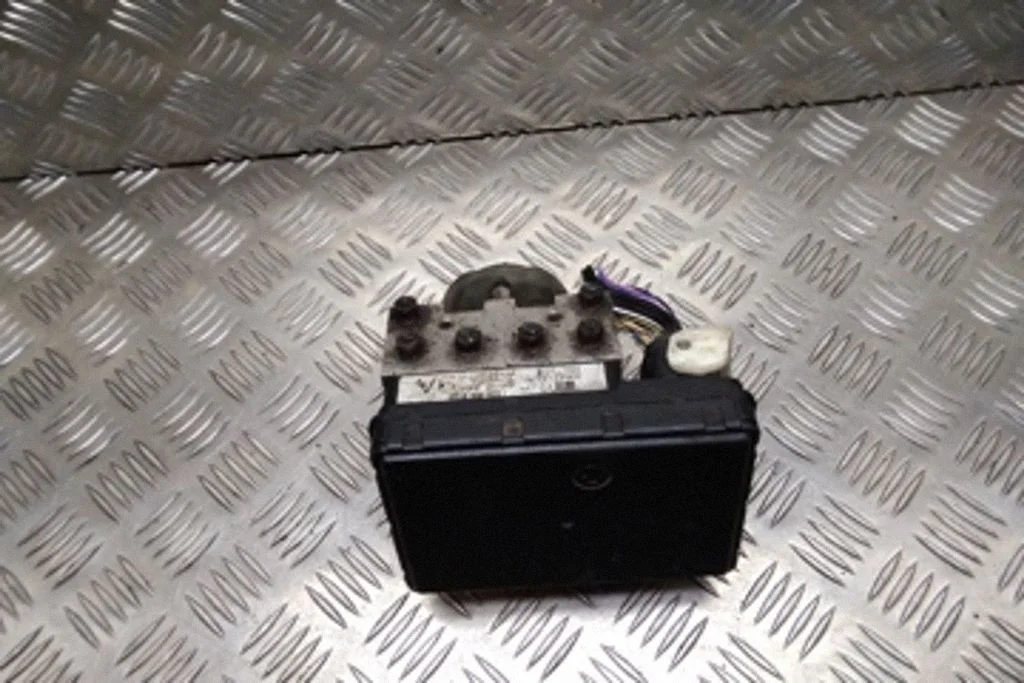 ABS-plokk – Toyota Avensis T250 (2003-2006)