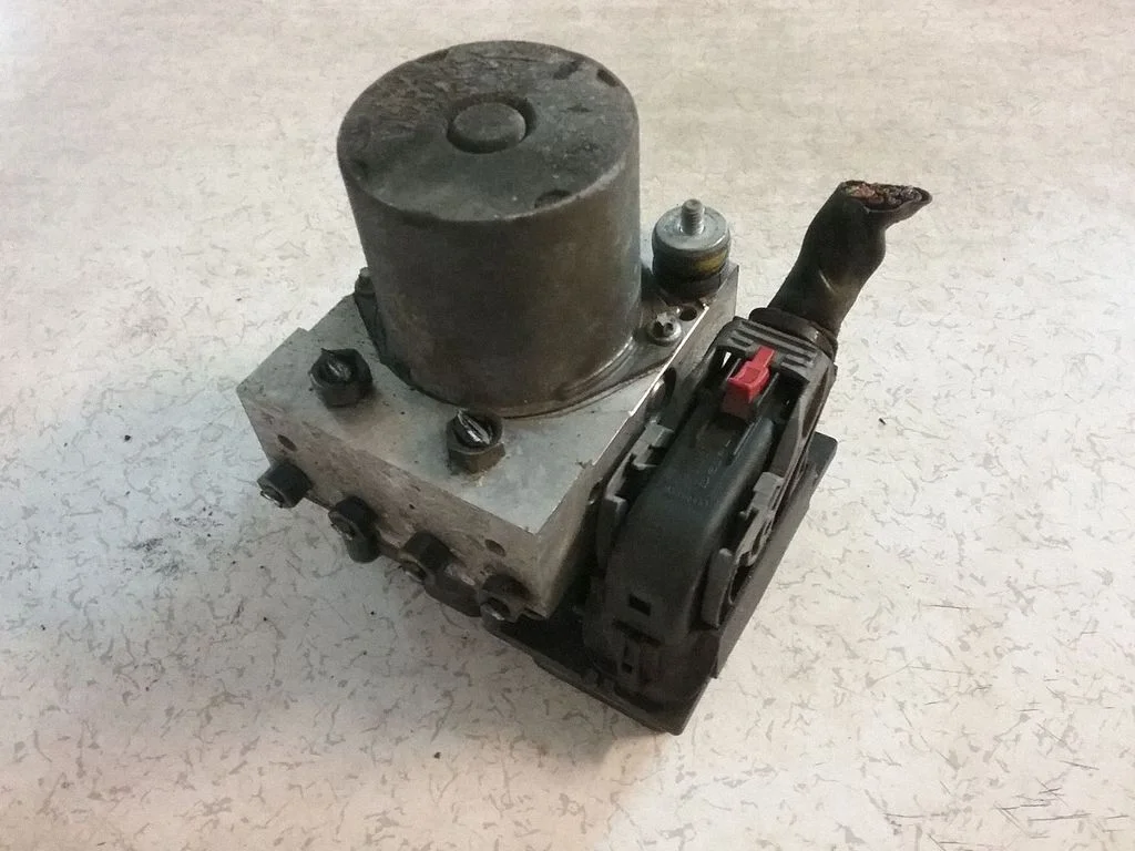 ABS-plokk – Audi A4 S4 B7 8E 8H (2005-2008)