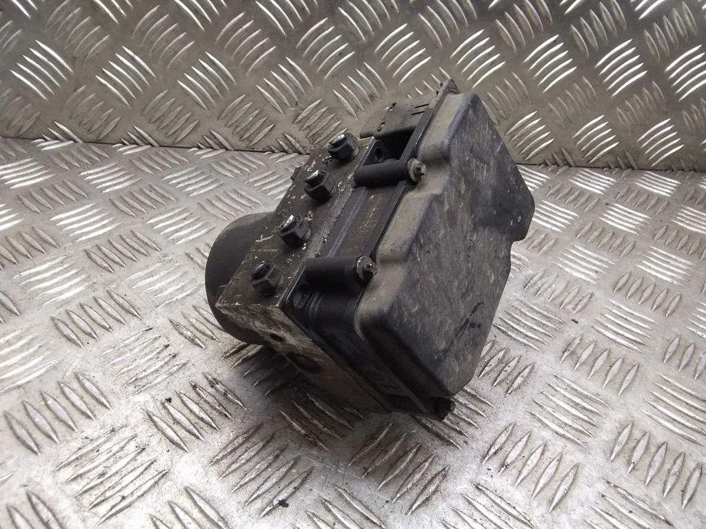 ABS block – Nissan Qashqai (2006-2010)