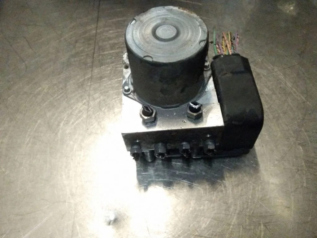 ABS block – Citroen C4 I (2004-2010)