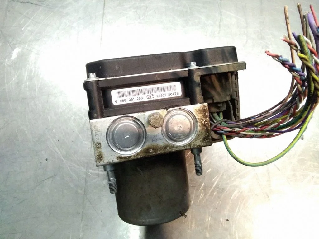 ABS block – Citroen C4 I (2004-2010)
