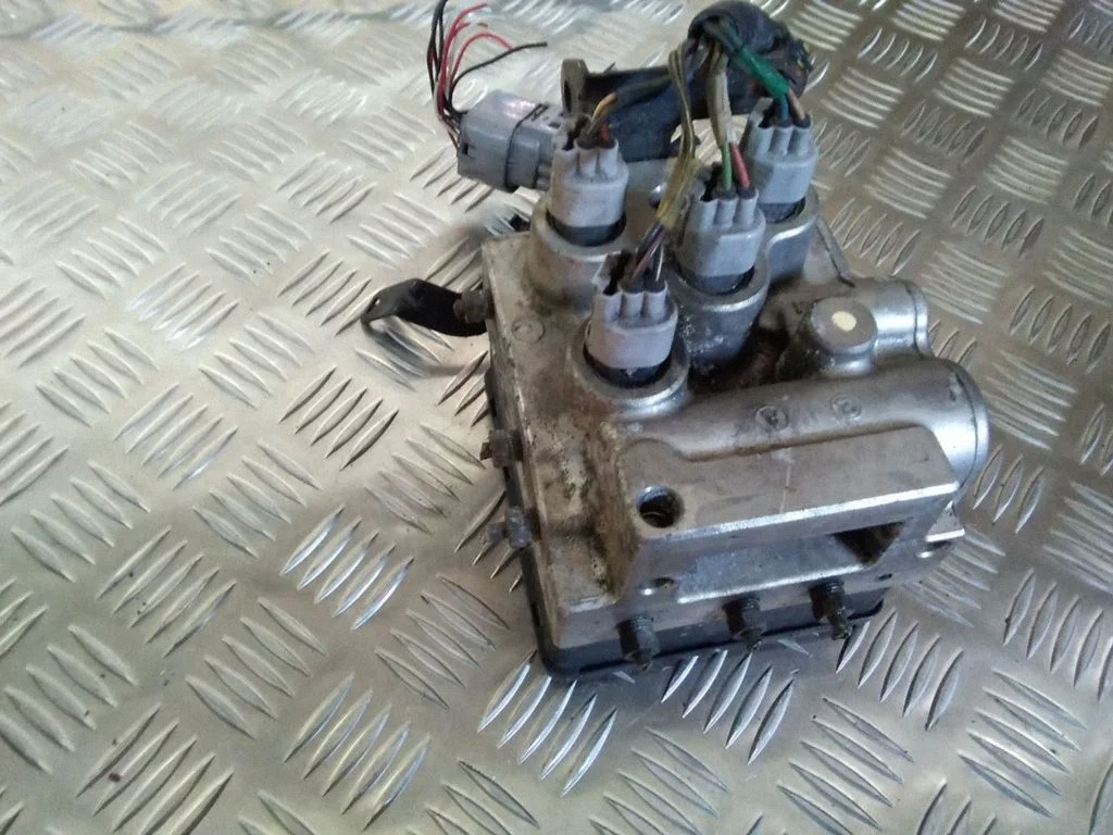 ABS-plokk – Toyota Prius (XW10) (1997-2003)