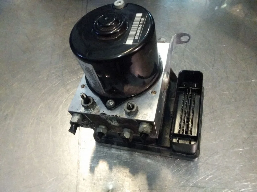 ABS block – Renault Clio III (2005-2012)