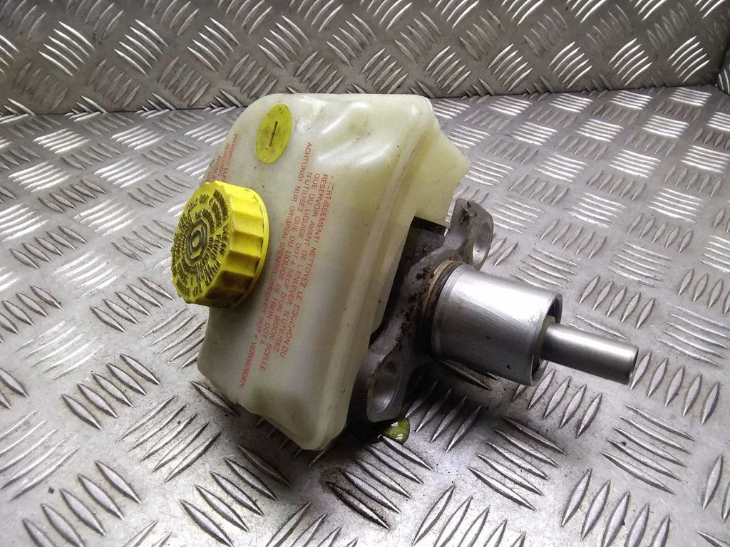 Master brake cylinder – Volkswagen Phaeton (2002-2016)