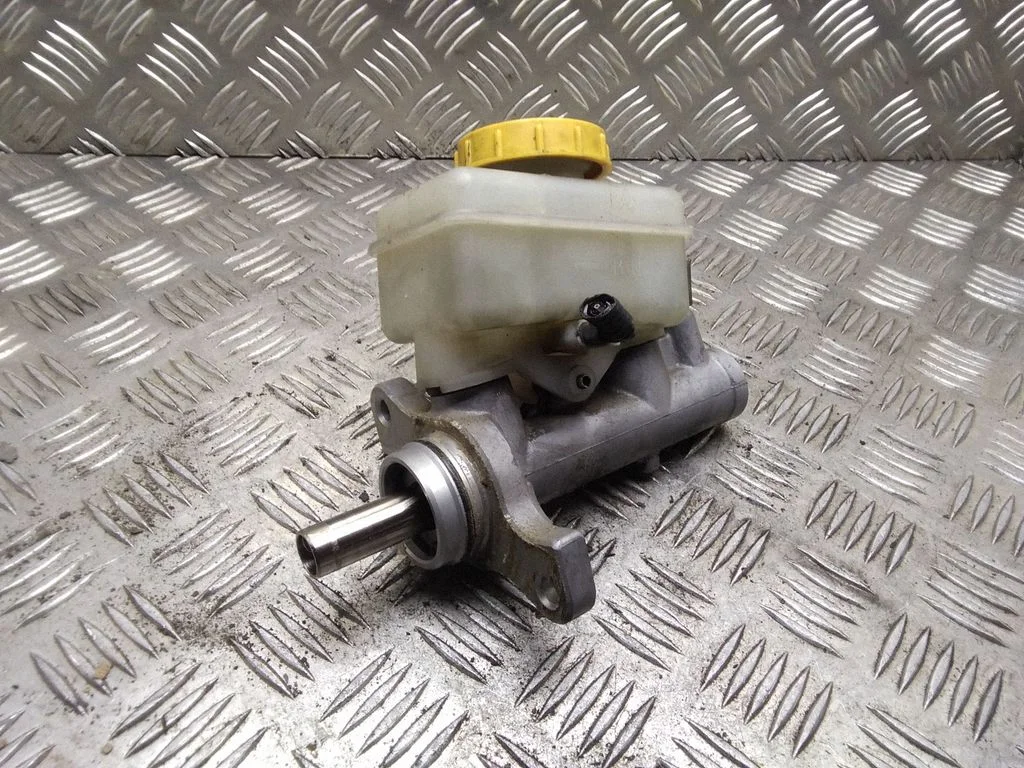 Master brake cylinder – Subaru Legacy (2004-2006)