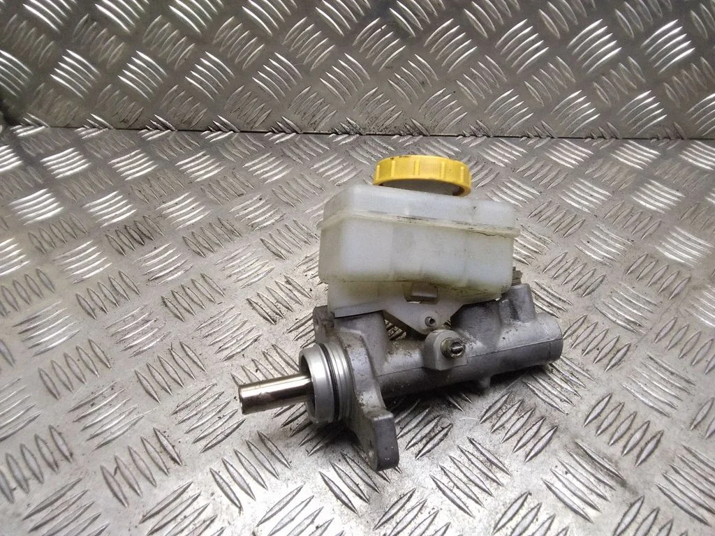 Master brake cylinder – Subaru Legacy (2004-2006)