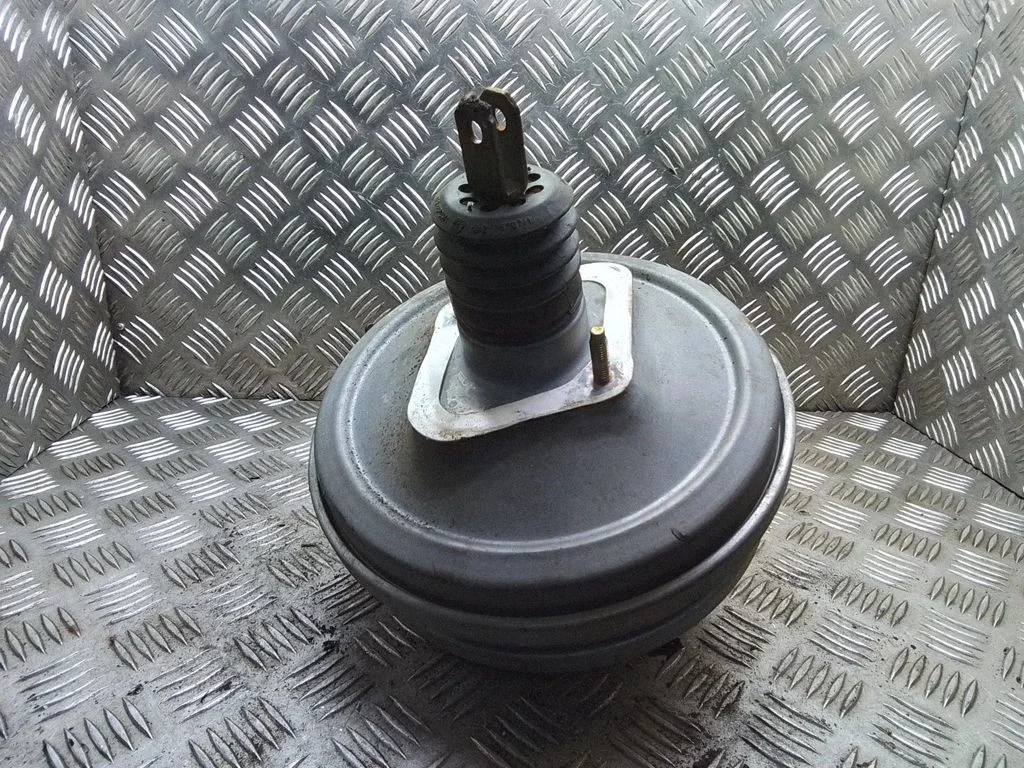 Brake booster – Mercedes-Benz E-Class W210 (1995-2002)