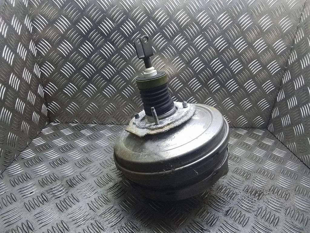 Brake booster – BMW 7 Series E65 E66 (2001-2008)