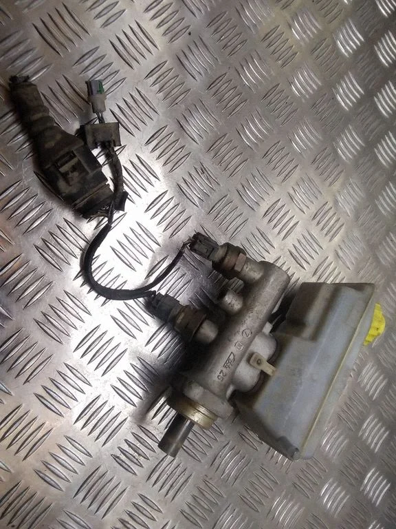 Master brake cylinder – Ford Galaxy (2000-2006)