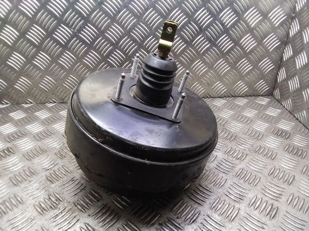 Brake booster – Toyota Avensis T250 (2003-2006)