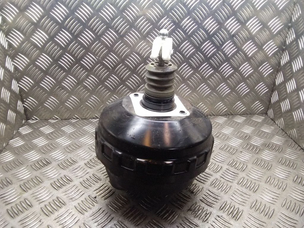 Brake booster – Volkswagen Touran I (2003-2010)