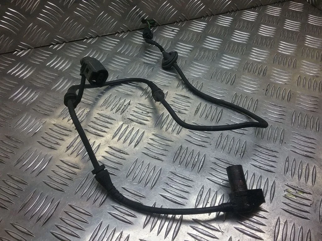 Czujnik ABS przedni – Audi A4 S4 B7 8E 8H (2005-2008)