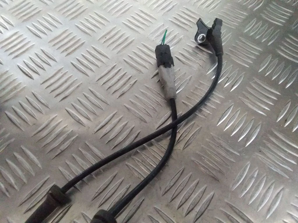 Priekšējais bremžu ABS devējs – Citroen C4 I (2004-2010)