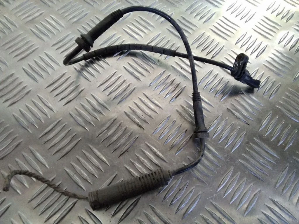 ABS brake wheel speed sensor – BMW 3 Series E90 E91 (2005-2012)