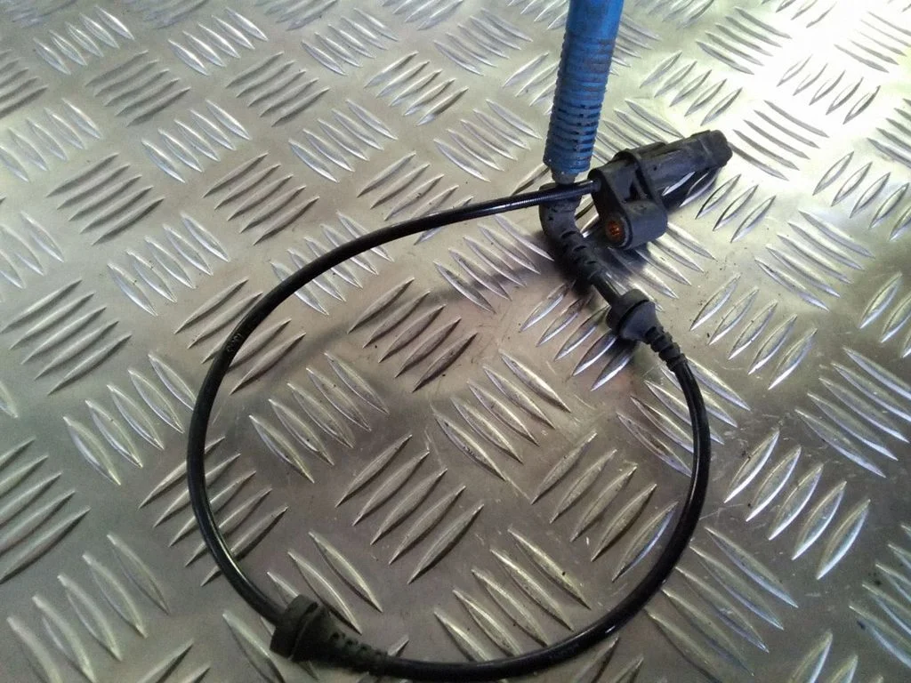 ABS brake wheel speed sensor – BMW 3 Series E46 (1998-2005)