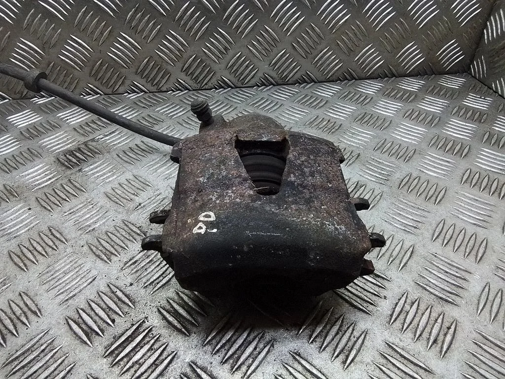 Front brake caliper – Volkswagen Golf IV (1998-2005)
