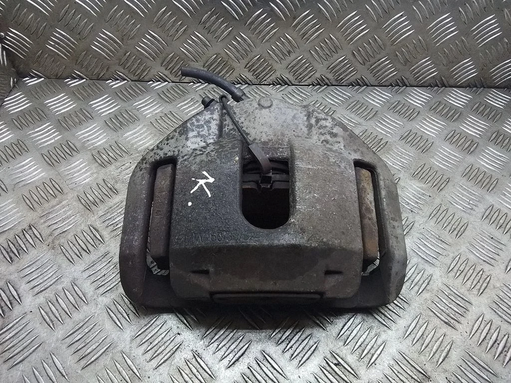 Front brake caliper – BMW 5 Series E60 E61 (2004-2010)