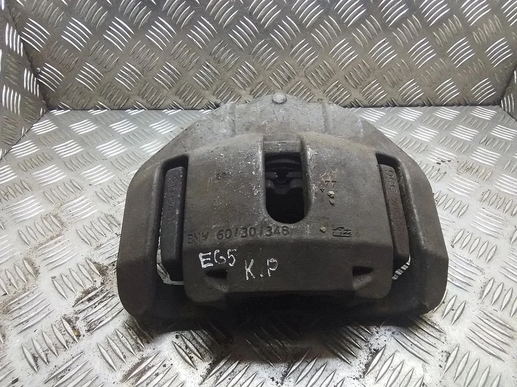 Zacisk hamulcowy przedni – BMW Seria 7 E65 E66 (2001-2008)