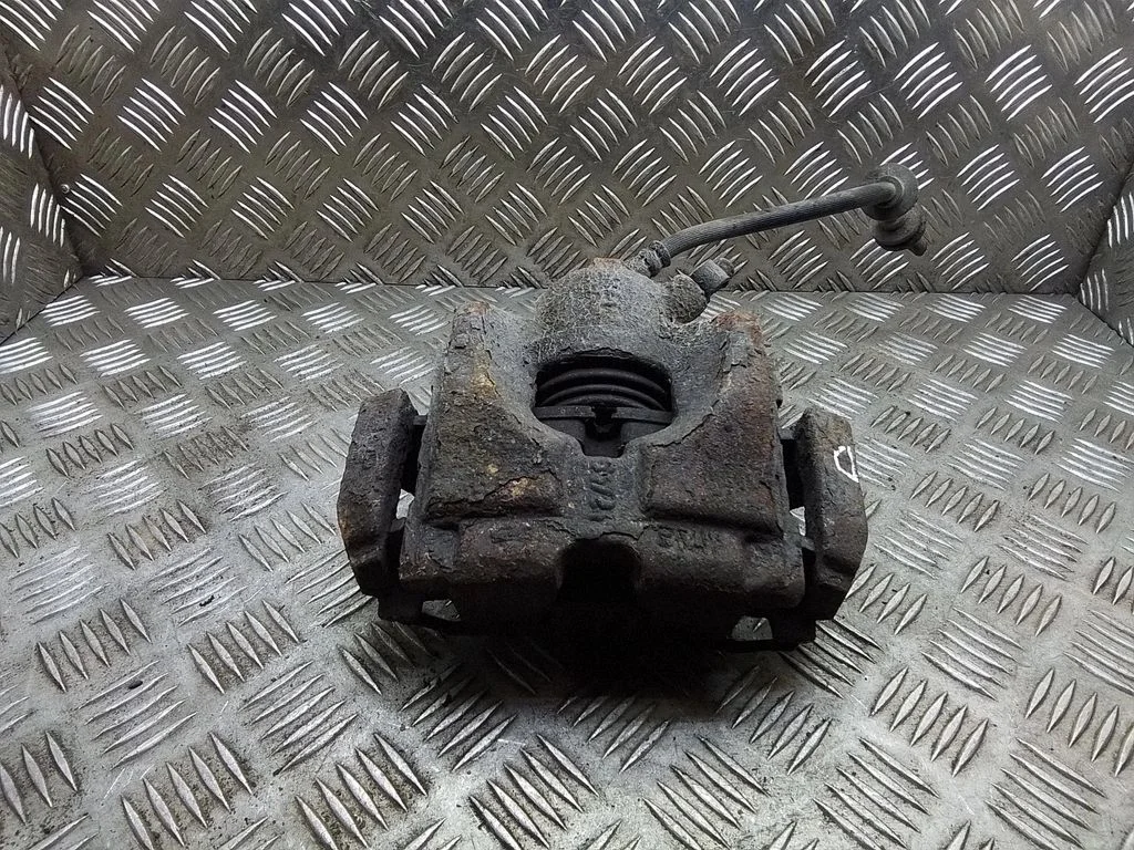 Front brake caliper – BMW 3 Series E90 E91 (2005-2012)