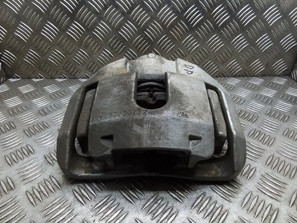 Zacisk hamulcowy przedni – BMW Seria 7 E65 E66 (2001-2008)