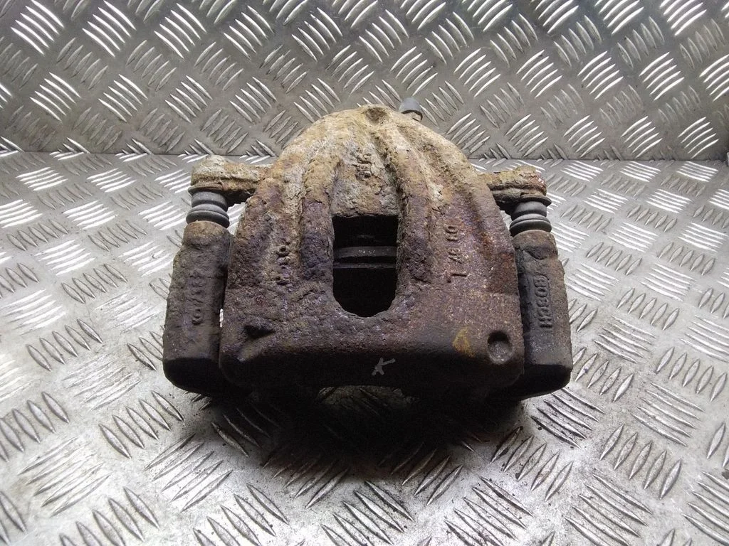 Priekšējais bremžu suports – Toyota Corolla Verso AR10 (2004-2009)