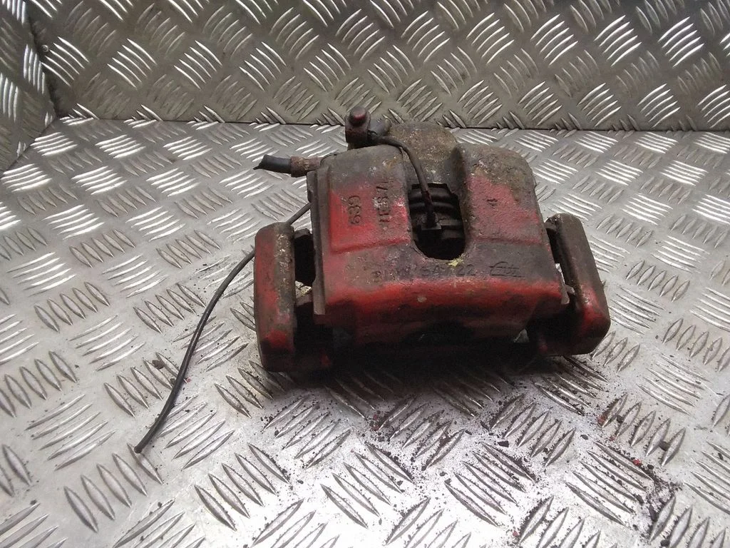 Front brake caliper – BMW 3 Series E46 (1998-2005)
