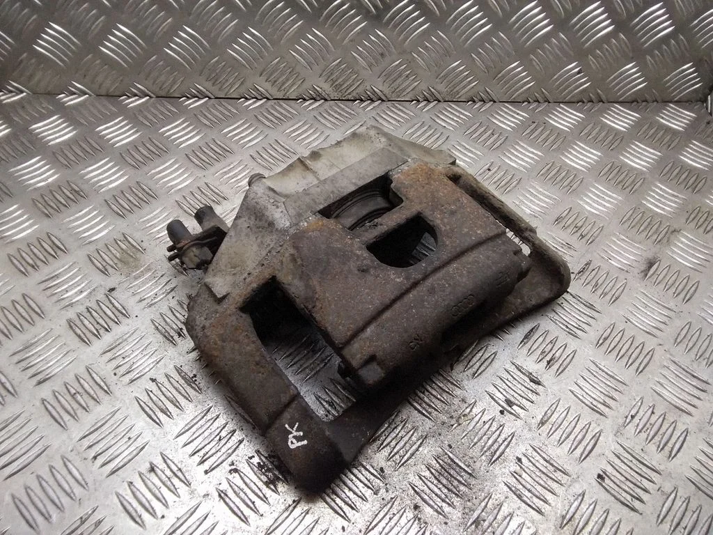 Zacisk hamulcowy przedni – Audi A4 S4 B7 8E 8H (2005-2008)