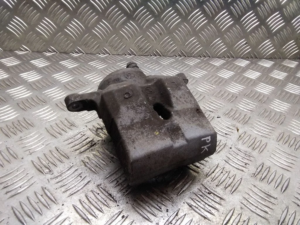 Front brake caliper – left