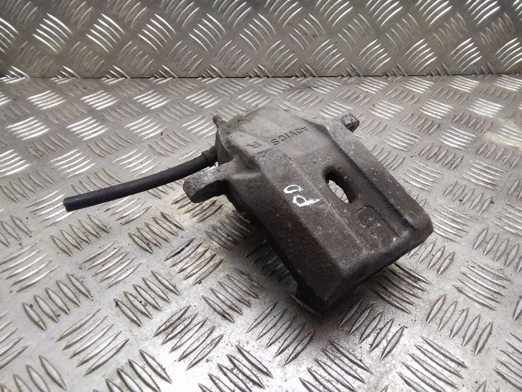 Front brake caliper – Toyota Prius (XW20) (2003-2009)