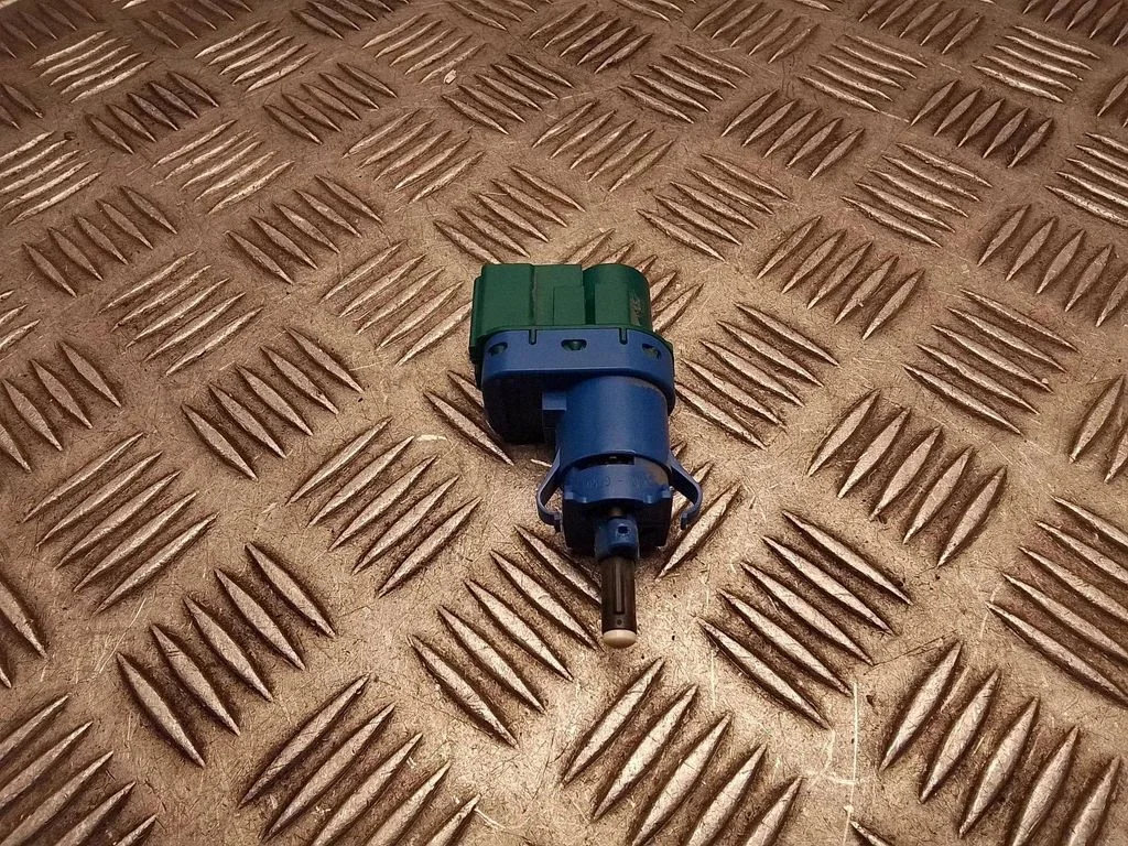 Bremžu pedāļa sensors 6w8313480ab