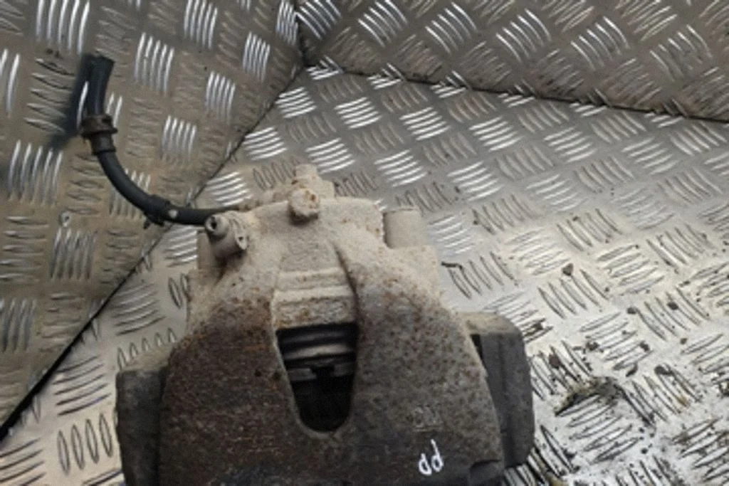 Front brake caliper – Opel Zafira B (2005-2014)