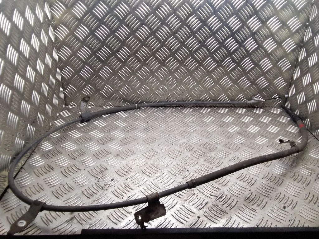 Handbrake/parking brake wiring cable