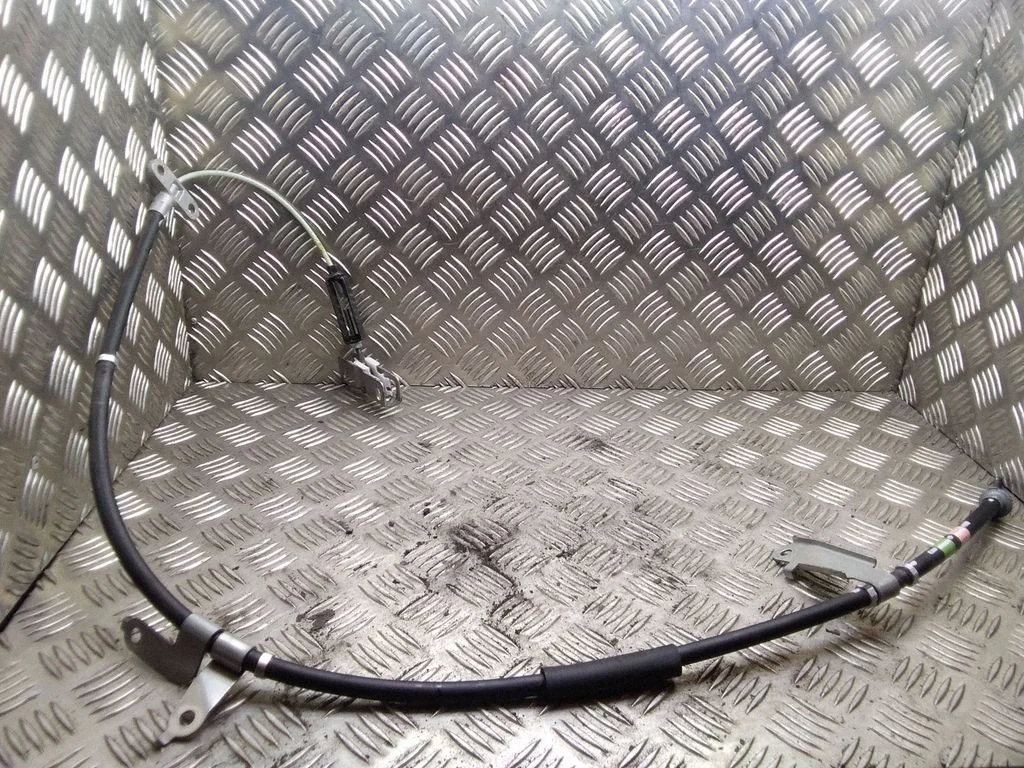 Handbrake/parking brake wiring cable