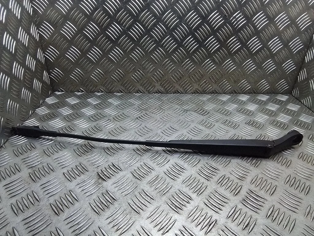 Front wiper blade arm – Opel Zafira B (2005-2014)