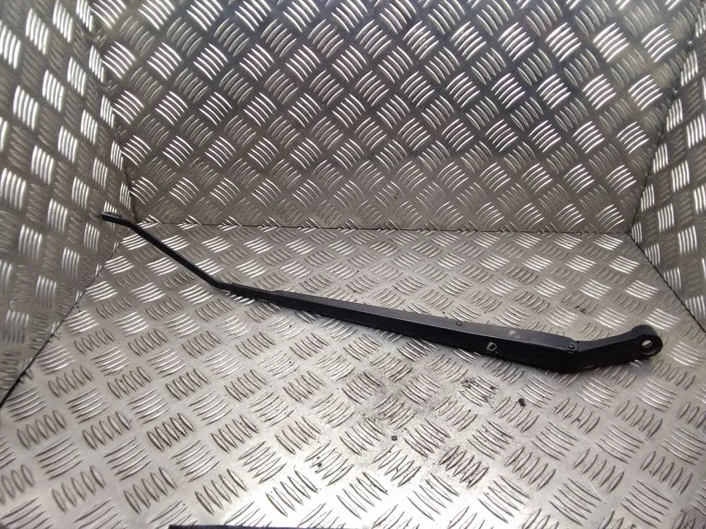 Esiklaasi kojameeste kang – Toyota Corolla Verso E121 (2001-2004)