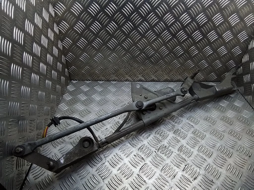 Front wiper linkage – Mercedes-Benz C-Class W203 (2000-2007)
