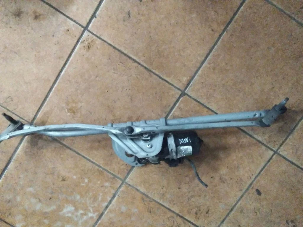 Front wiper linkage and motor – Mini One - Cooper Coupe R56 (2005-2014)