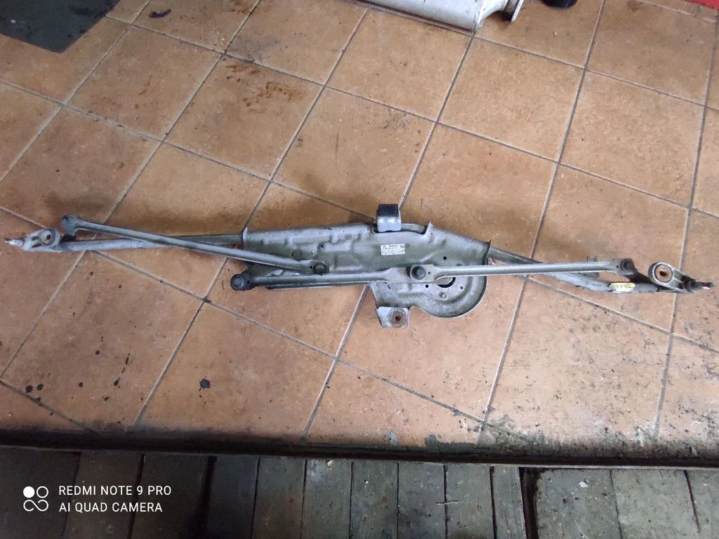 Front wiper linkage and motor – Seat Alhambra (Mk1) (1996-2010)