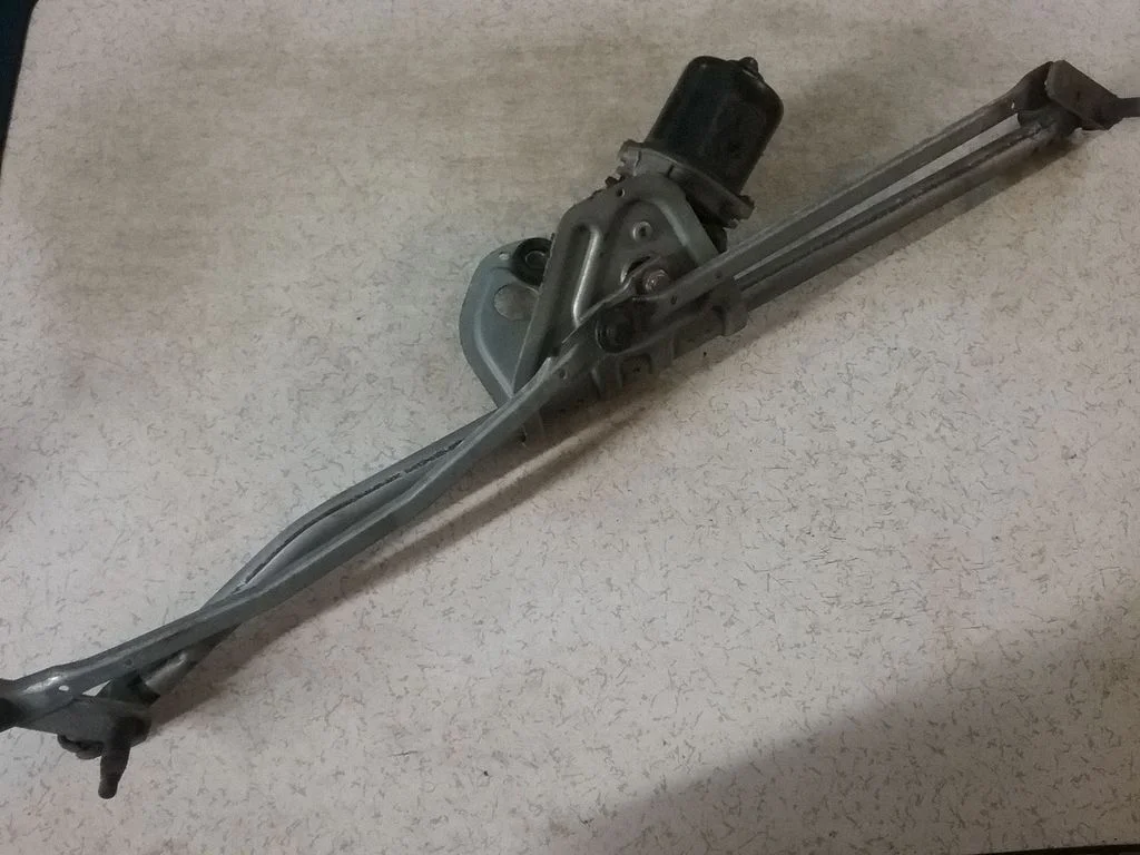 Front wiper linkage and motor – Mini One - Cooper Coupe R56 (2005-2014)