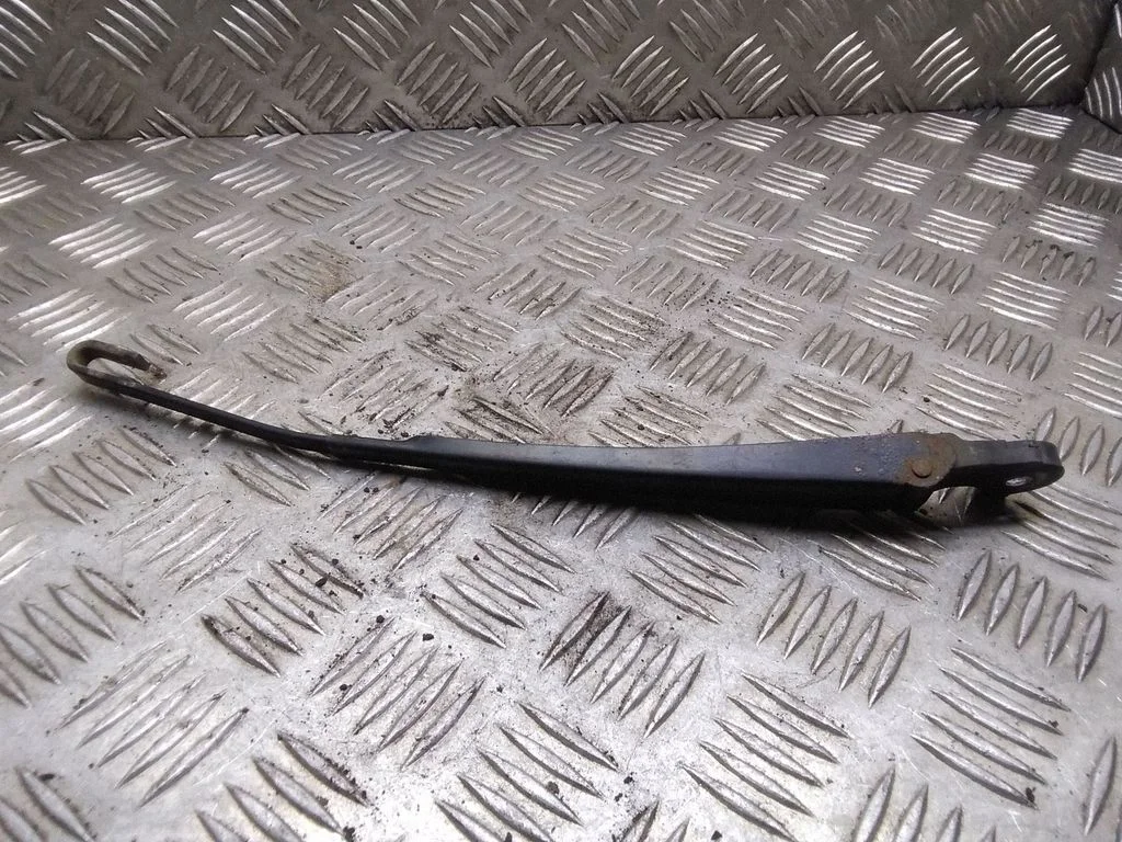 Front wiper blade arm – Ford Galaxy (2000-2006)